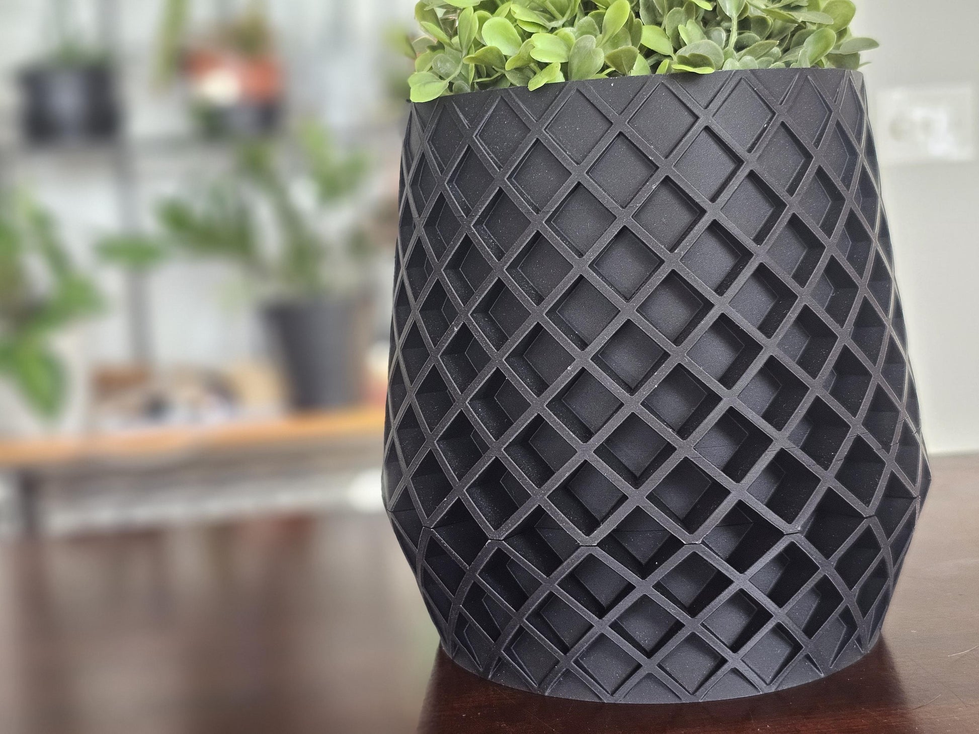 Textured Lattice Indoor Planter With Hidden Drainage