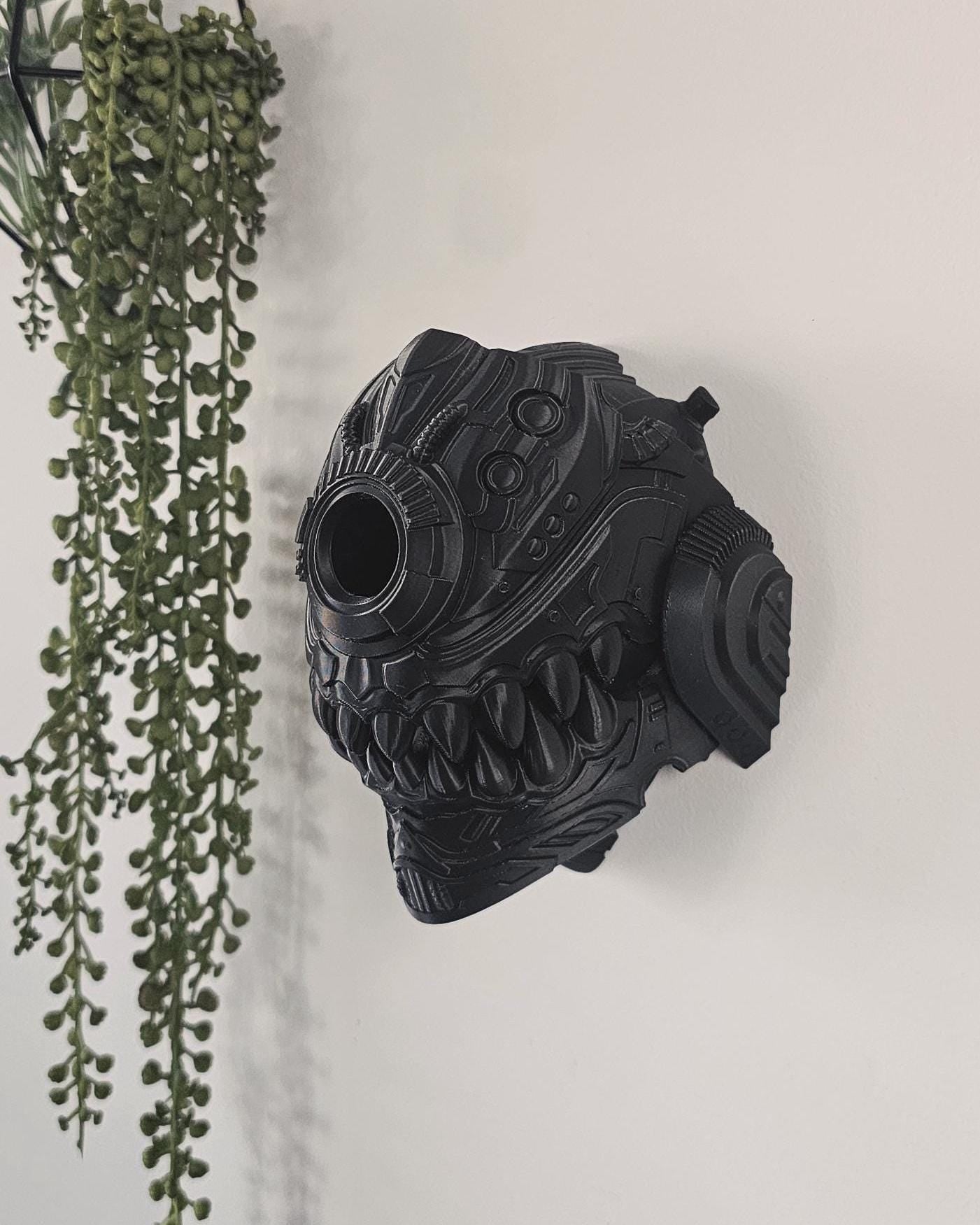 7.22" Alien Mech Wall Mounted  3D Printed Sci-Fi Robot Figurine, Mecha Desk Display, Cyberpunk Alien Robot Model, Gamer Gifts, Shelf Decor