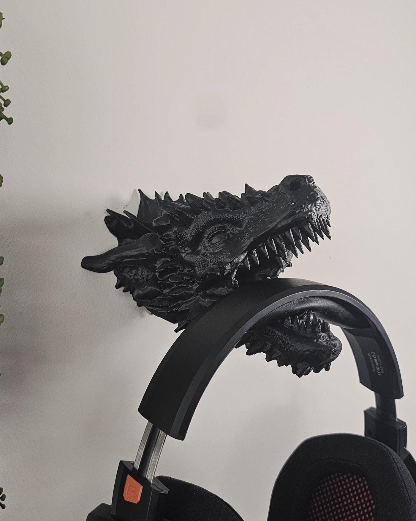 Dragon Headphone Stand Wall Mount  3D Printed Dragon Wall Holder for Headsets, Gothic Gaming Desk Decor, Dark Fantasy Gamer Display