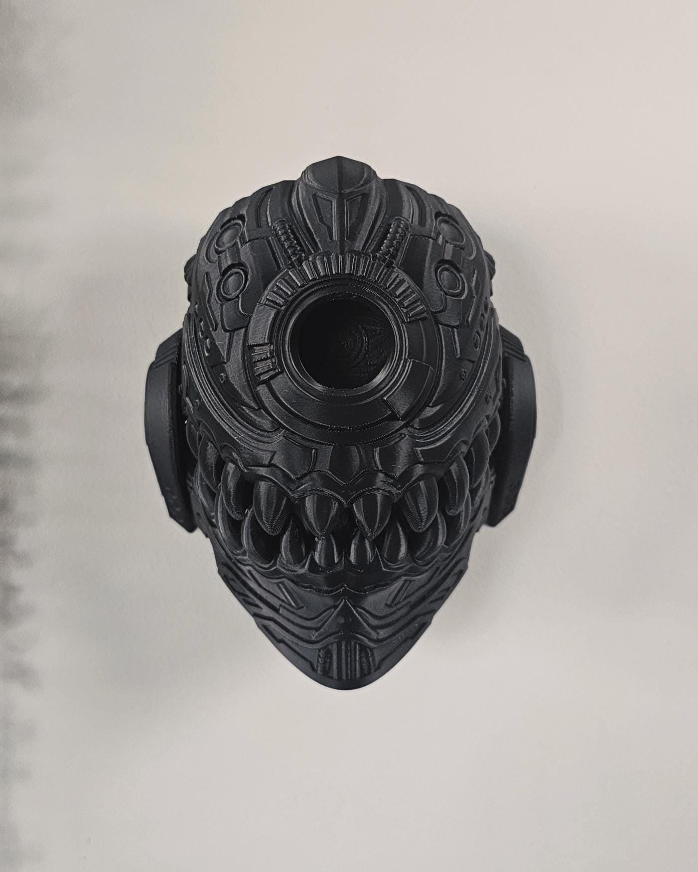 7.22" Alien Mech Wall Mounted  3D Printed Sci-Fi Robot Figurine, Mecha Desk Display, Cyberpunk Alien Robot Model, Gamer Gifts, Shelf Decor