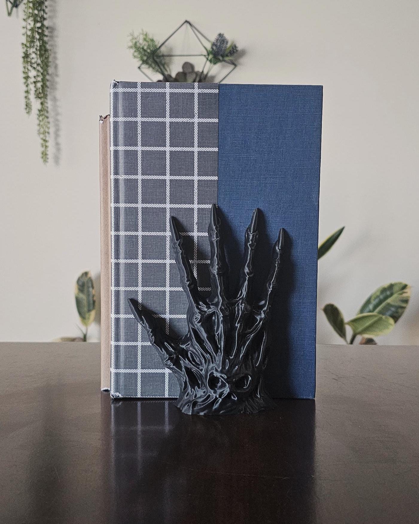 Set of 2 Zombie Hands  Wall Mounted Creepy Hand Sculpture, 3D Printed Gothic Horror Wall Decor, Spooky Halloween Wall Art