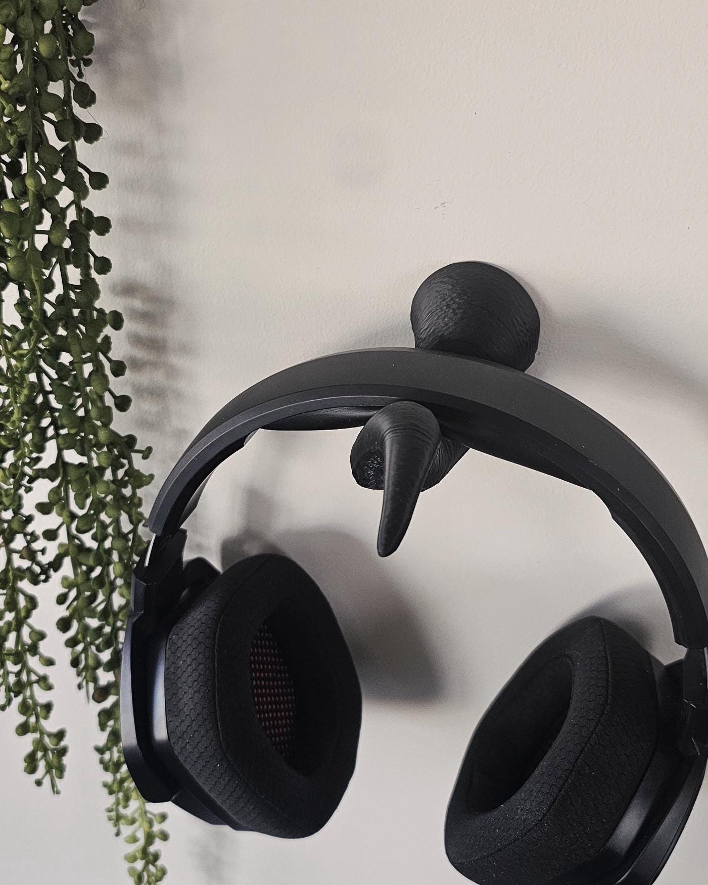 Tentacle Wall Mounted Headphone Stand 3D Printed Gaming Accessories Minimalist Decor Gamer Gift For Him Streamer Headset Decor Streaming