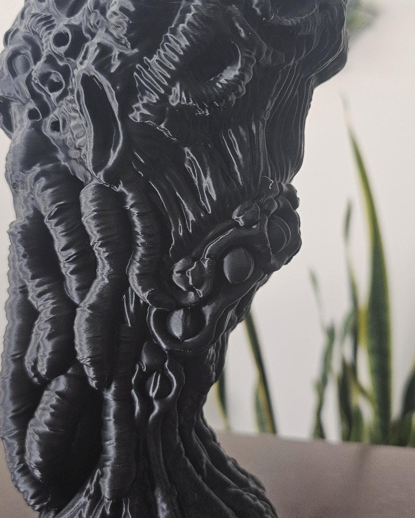 Cthulhu Headphone Stand  3D Printed Lovecraft Monster Headphone Holder, Gothic Gamer Desk Decor, Horror Office Display