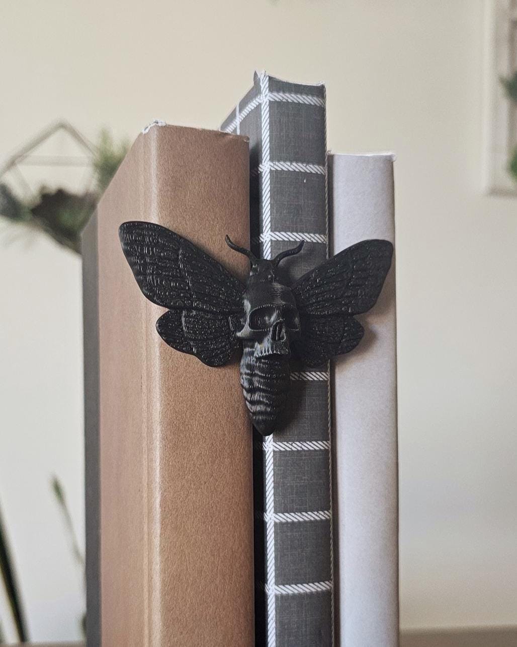 Deaths Head Moth Bookend  3D Printed Skull Moth Shelf Decor, Gothic Book Nook Accent, Dark Academia Library Gift